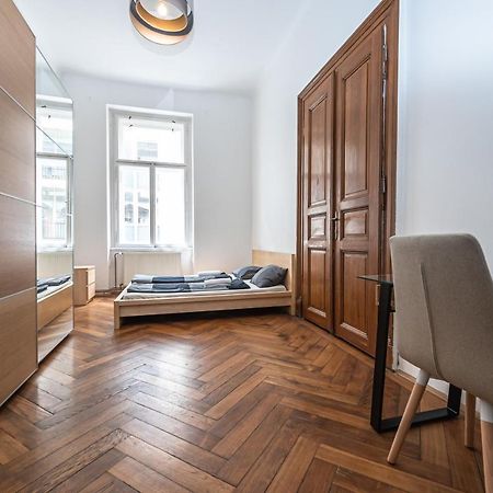 New Town Central Apartment Prag Eksteriør billede