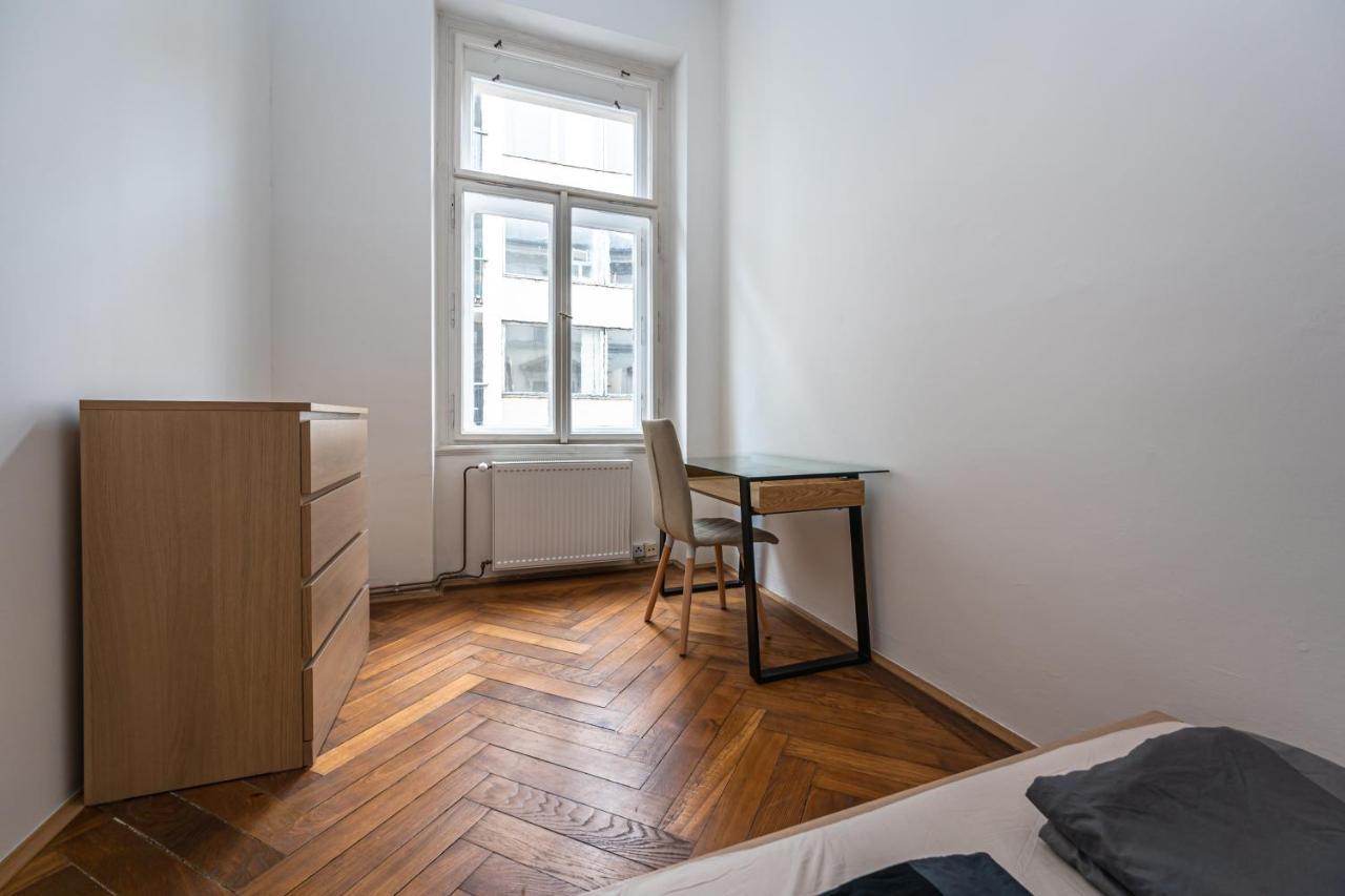 New Town Central Apartment Prag Eksteriør billede