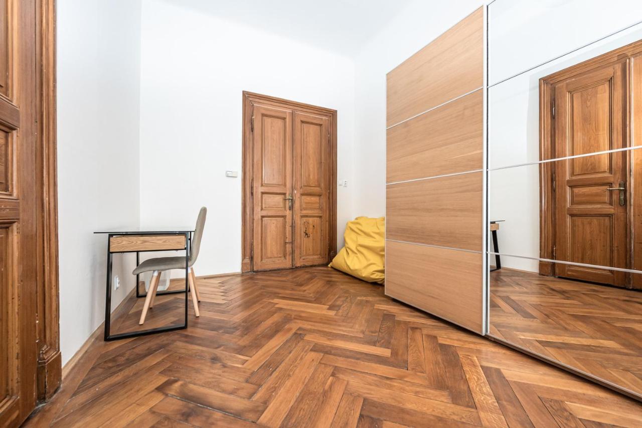 New Town Central Apartment Prag Eksteriør billede