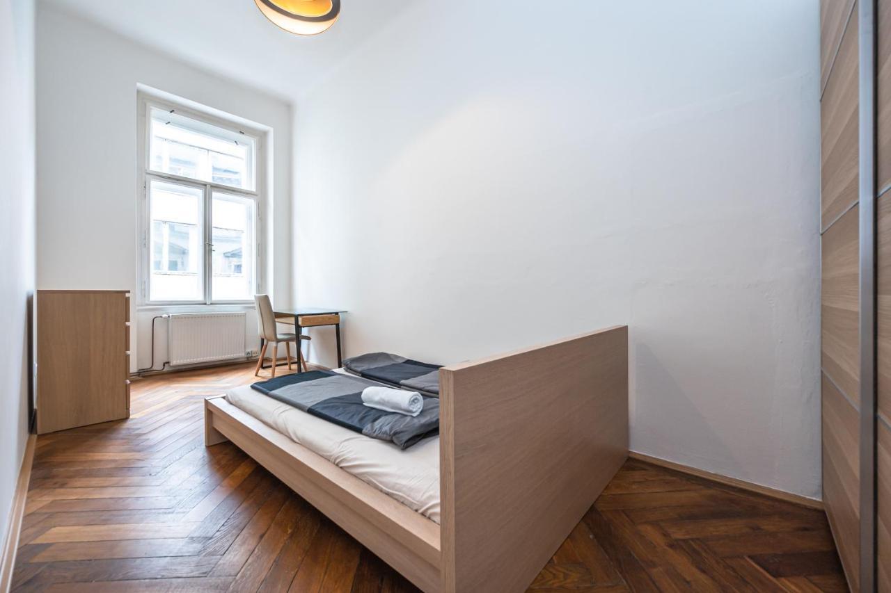 New Town Central Apartment Prag Eksteriør billede