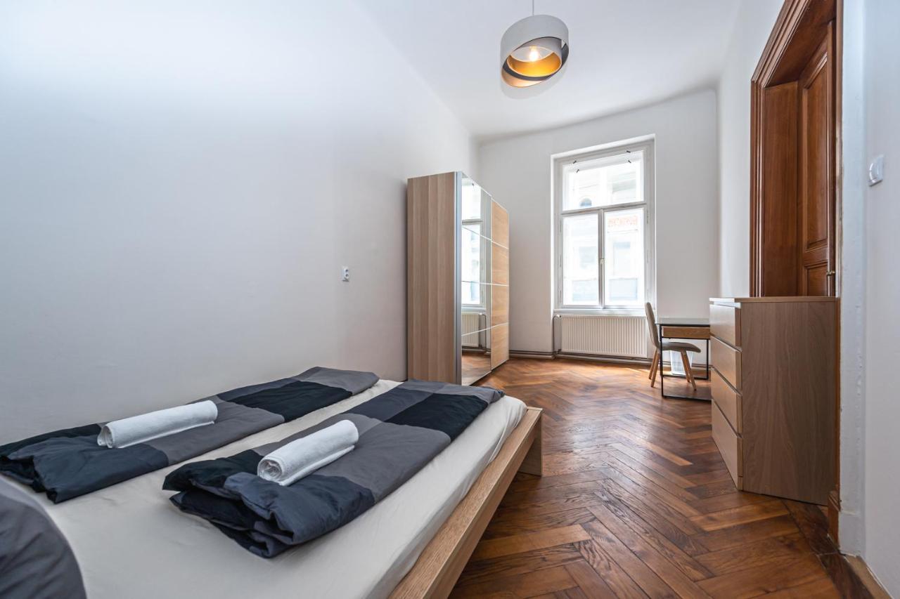 New Town Central Apartment Prag Eksteriør billede